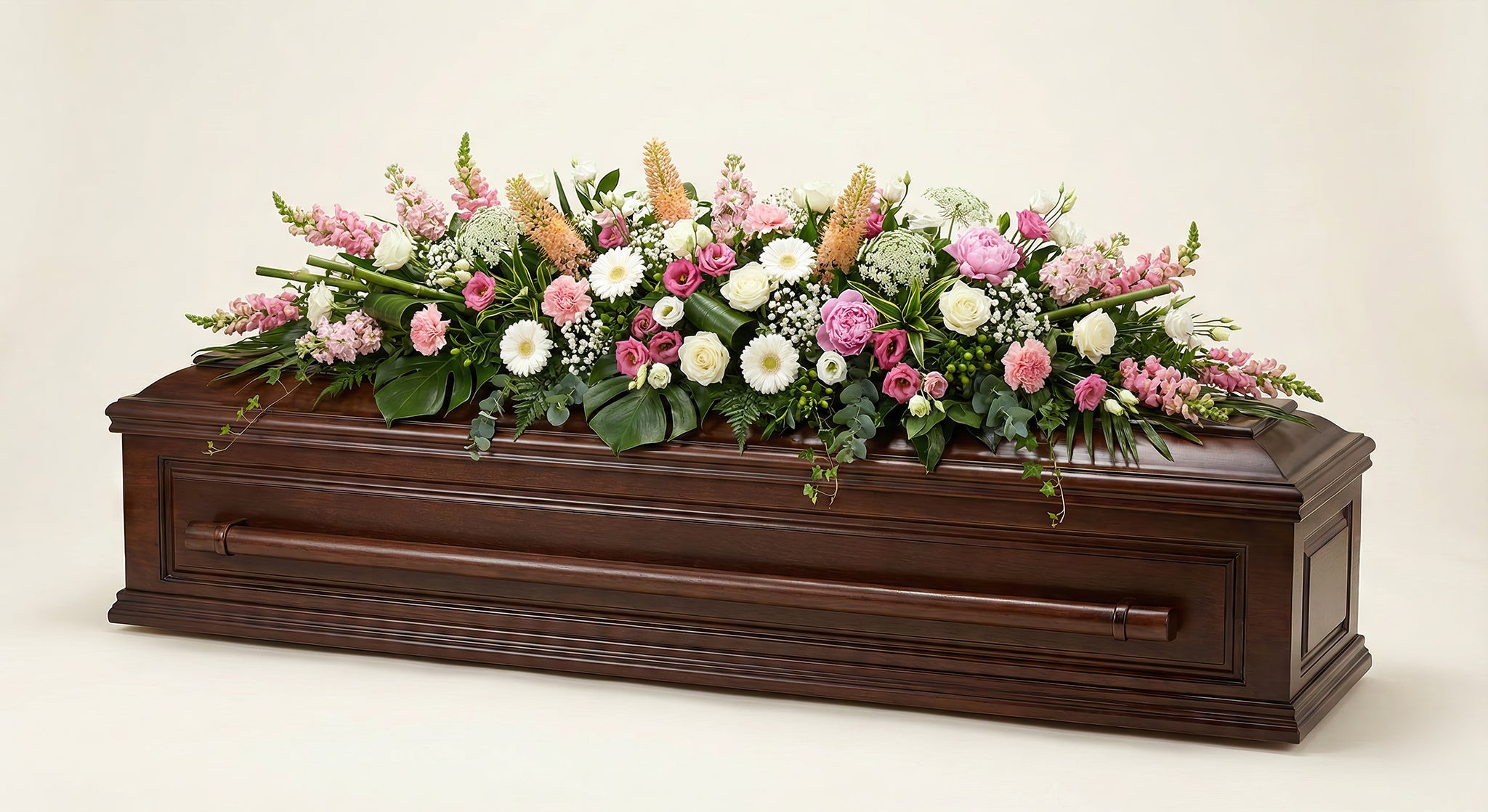 Dessus de cercueil – Dominante blanche, touches de rose