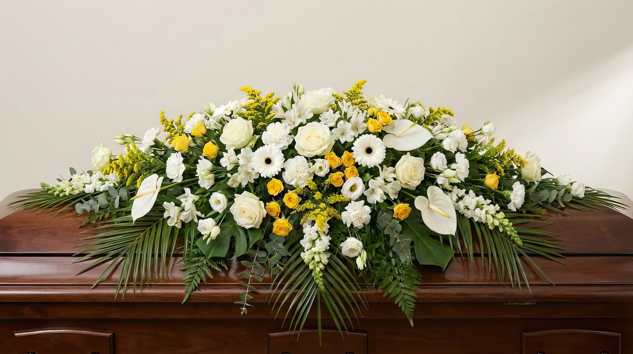 Raquette funéraire – Dominante blanche, touches de jaune