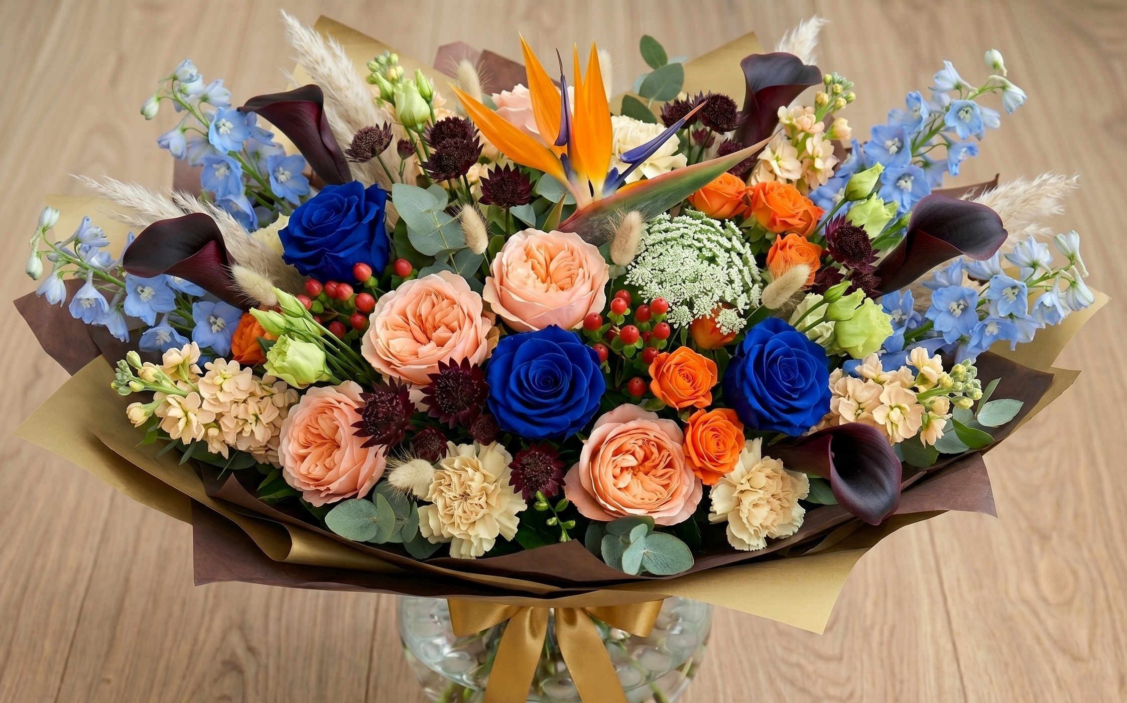 Bouquet – Tons contrastés : bleu, orange, pêche, crème, bordeaux, vert