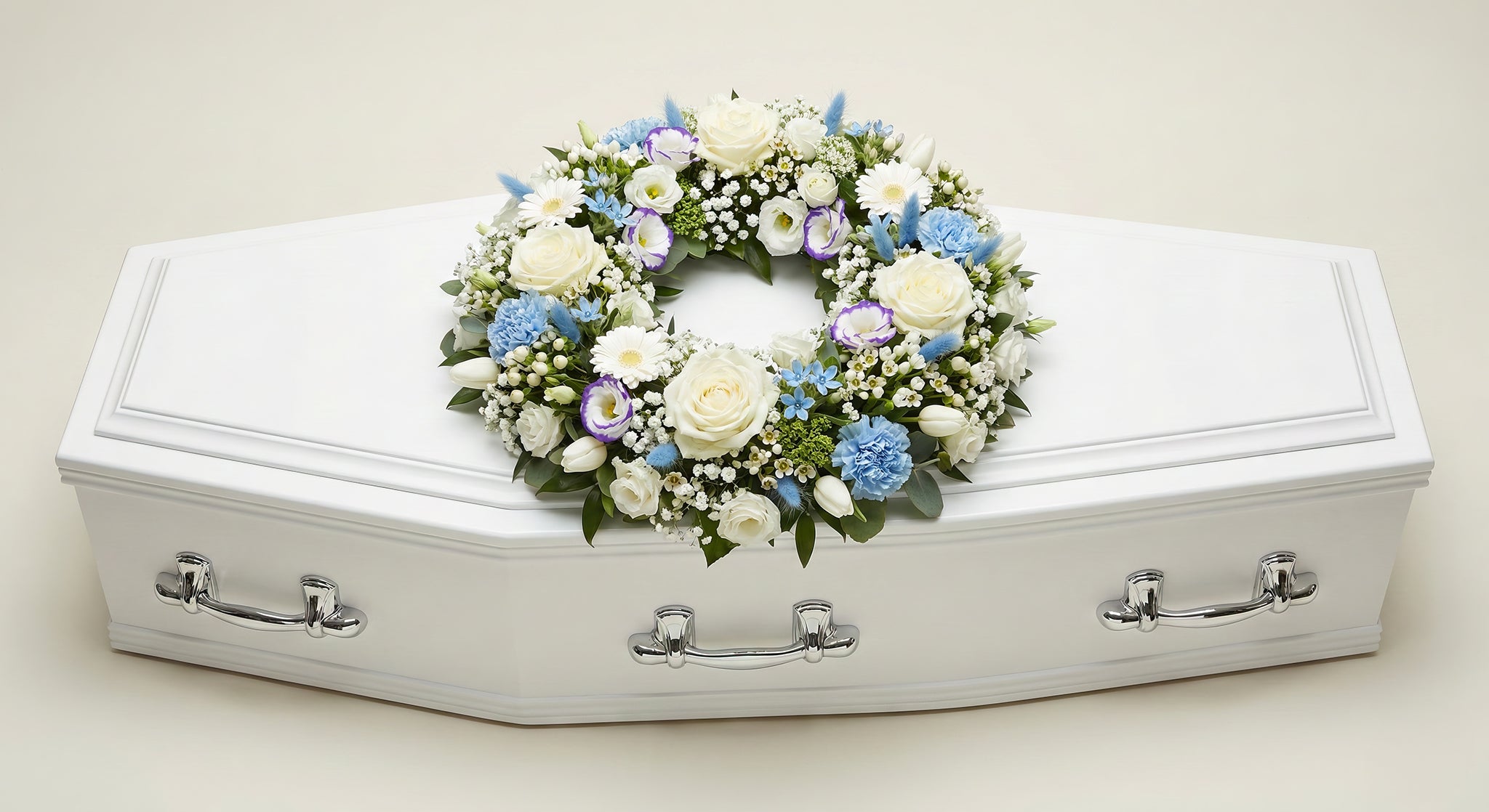 Couronne florale – Gamme Enfants – Dominante blanche, touches de bleu