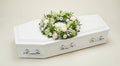 Couronne florale – Gamme Enfants – Dominante blanche, touches de vert