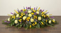 Coussin Premium – Dominante jaune, nuances de violet