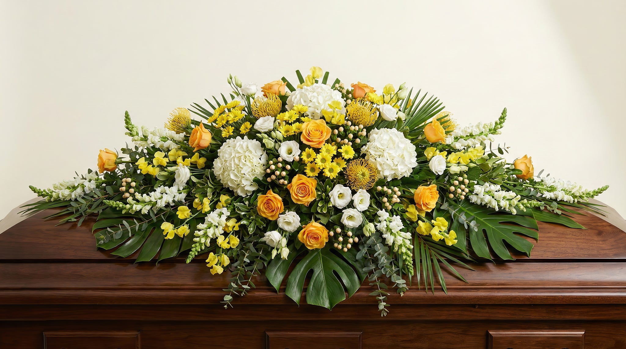 Raquette funéraire – Dominante jaune, touches de blanc