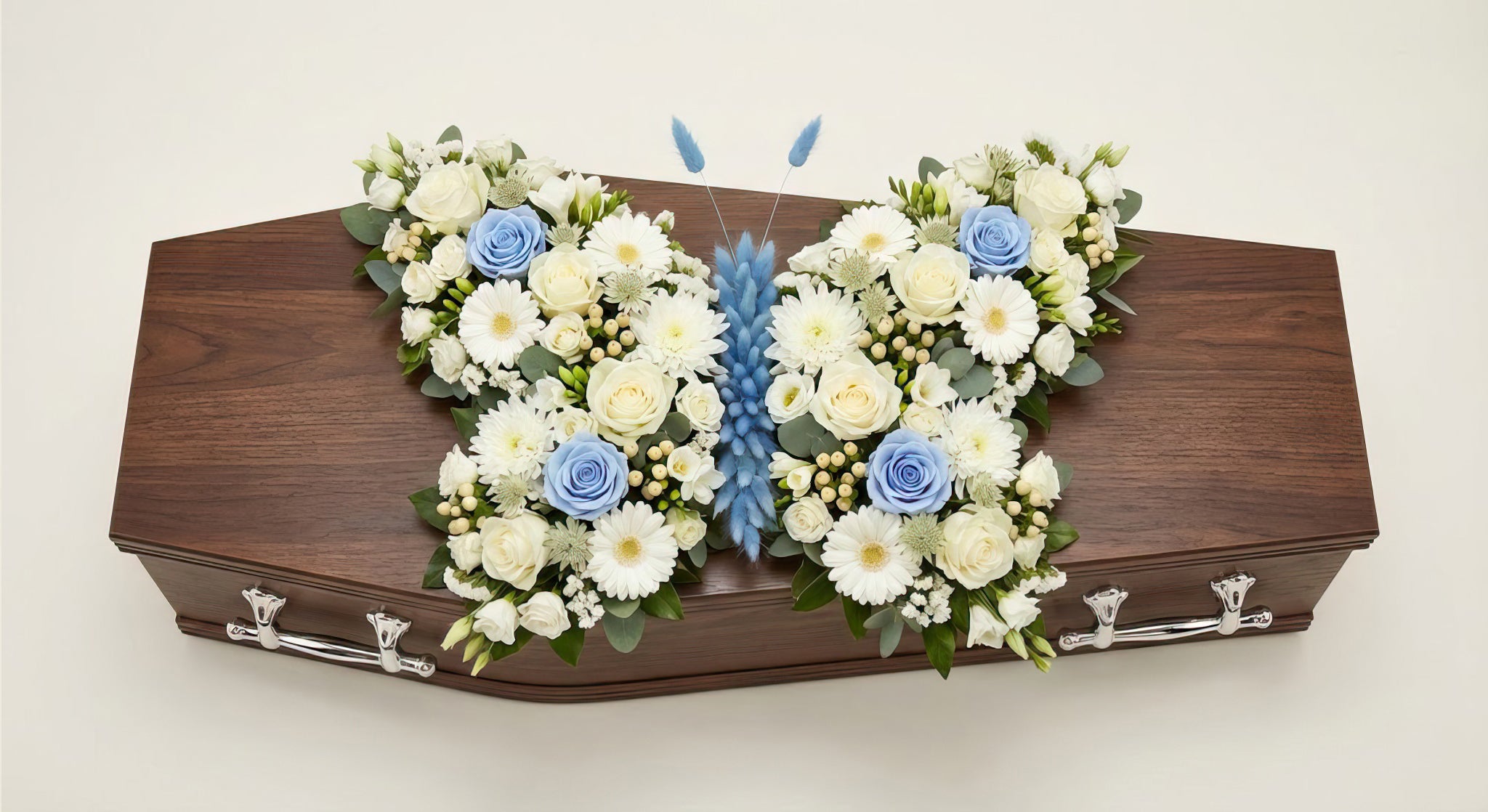 Papillon floral – Gamme Enfants – Dominante blanche, touches de bleu