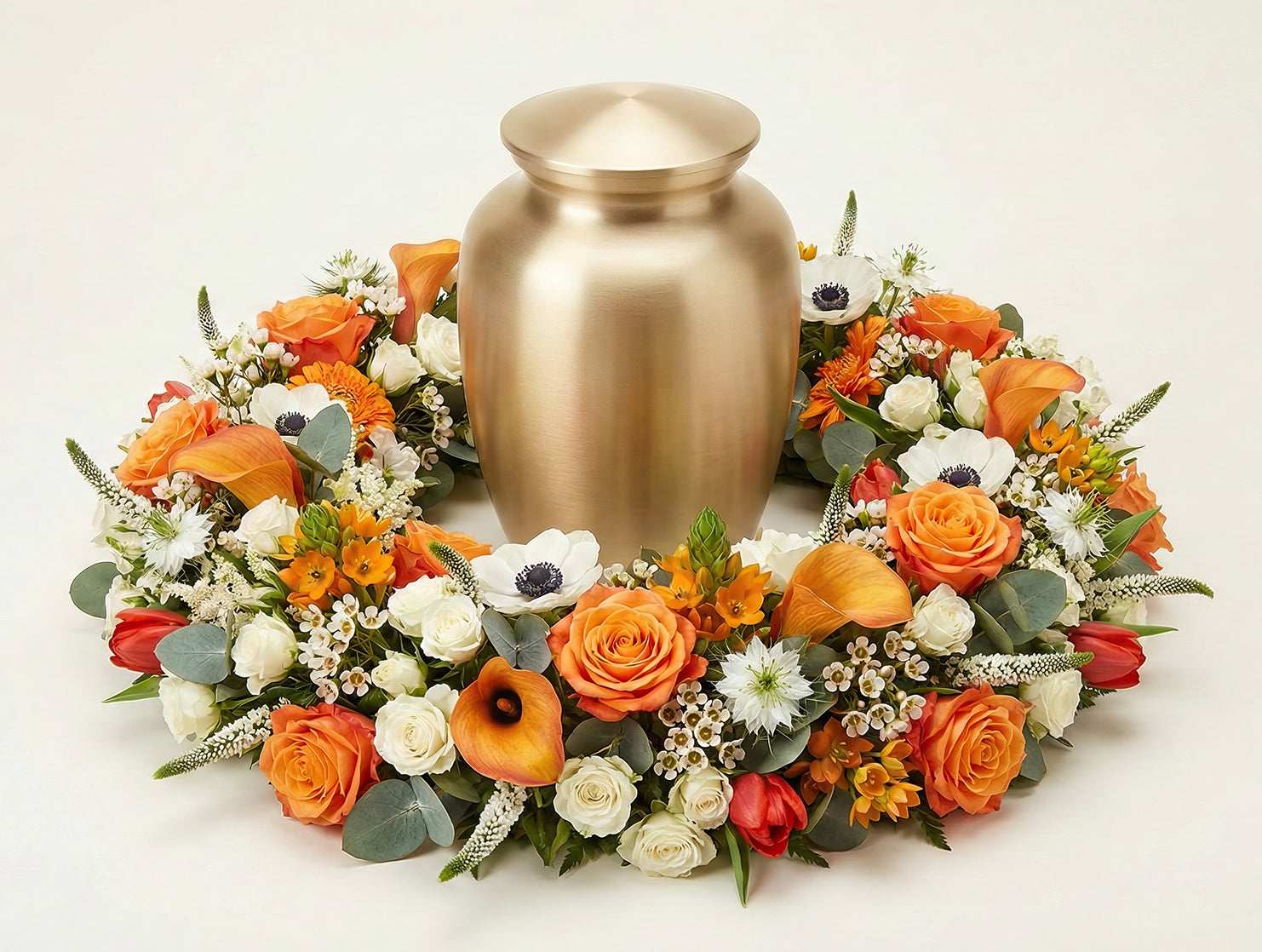 Urne florale – Dominante blanche, nuances d'orange