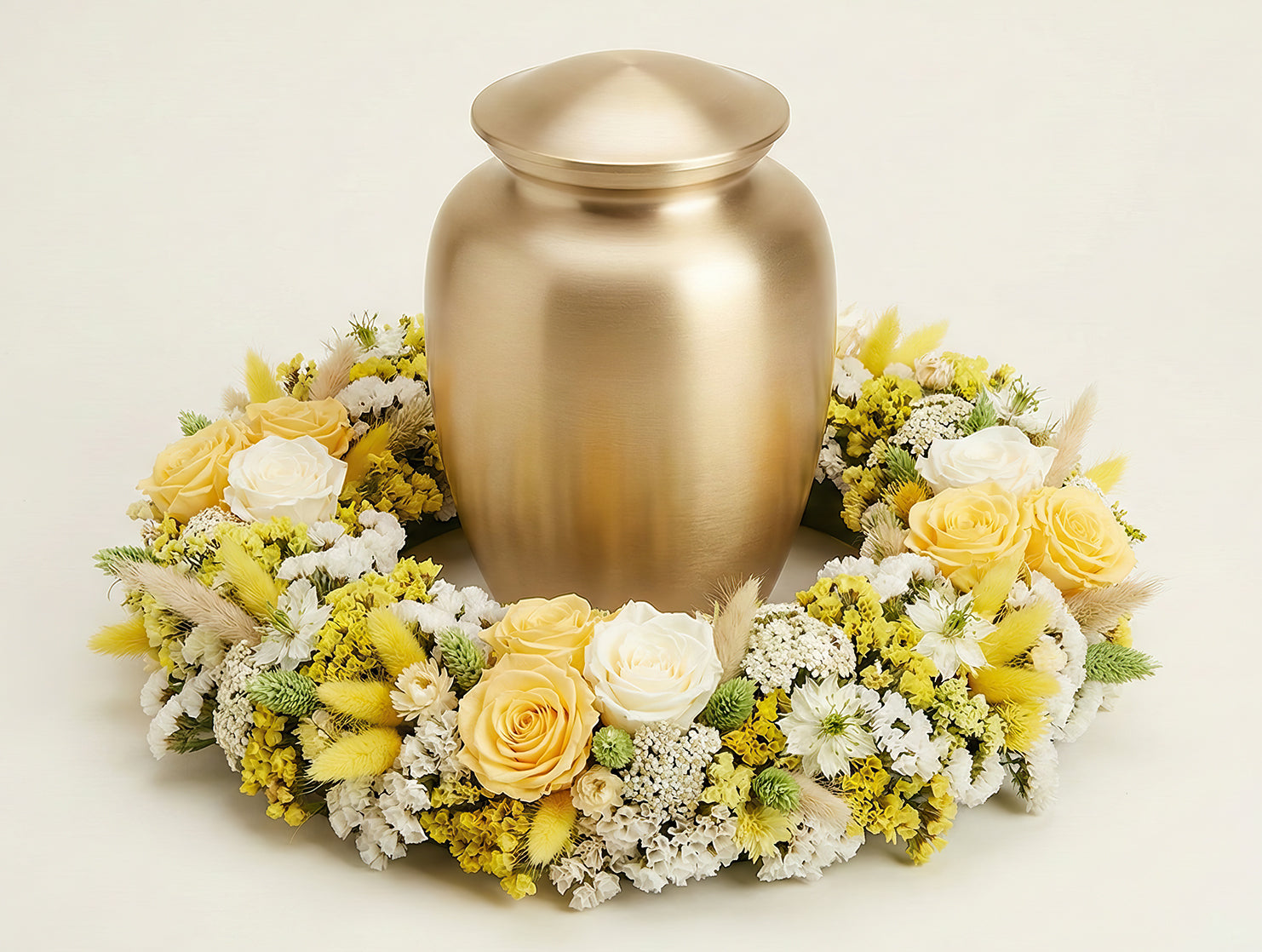 Urne florale – Fleurs séchées et stabilisées – Tons naturels, blanc et jaune
