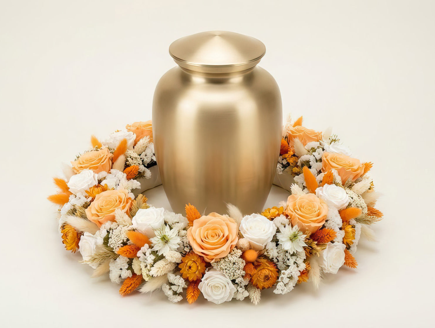 Urne florale – Fleurs séchées et stabilisées – Tons naturels, blanc et orange