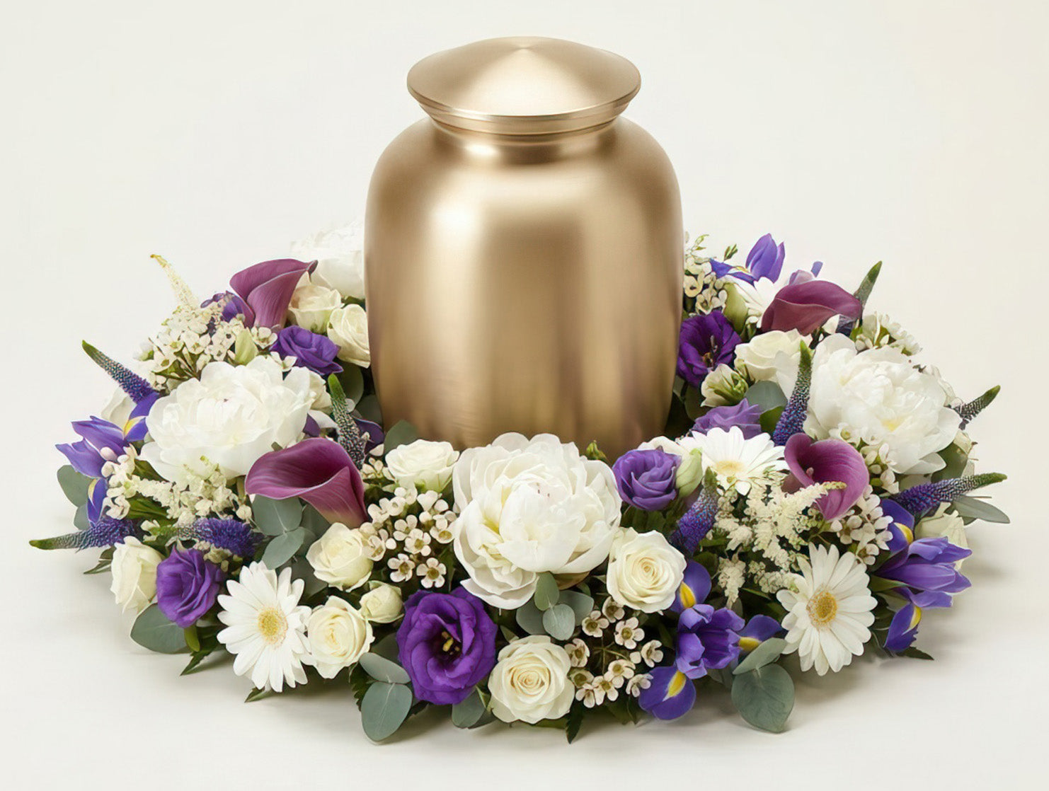 Urne florale – Dominante blanche, nuances de violet